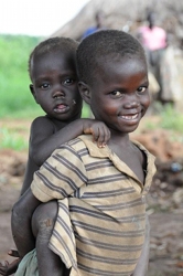 Dwójka dzieci z Ugandy